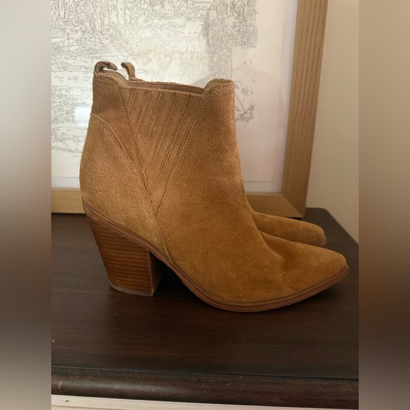 MARC FISHER ALVA POINTY TOE BROWN SUEDE BOOTIE SIZE 11 - Picture 3 of 6